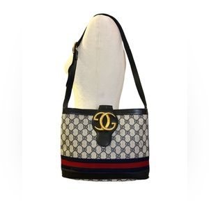 Gucci Shoulder Bag in Black and Cream